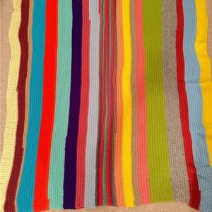 BRAND NEW Beautiful Knit Throw Blanket 53x60